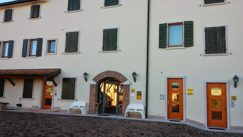 Relais Corte Pontigliardo Cola  Luaran gambar
