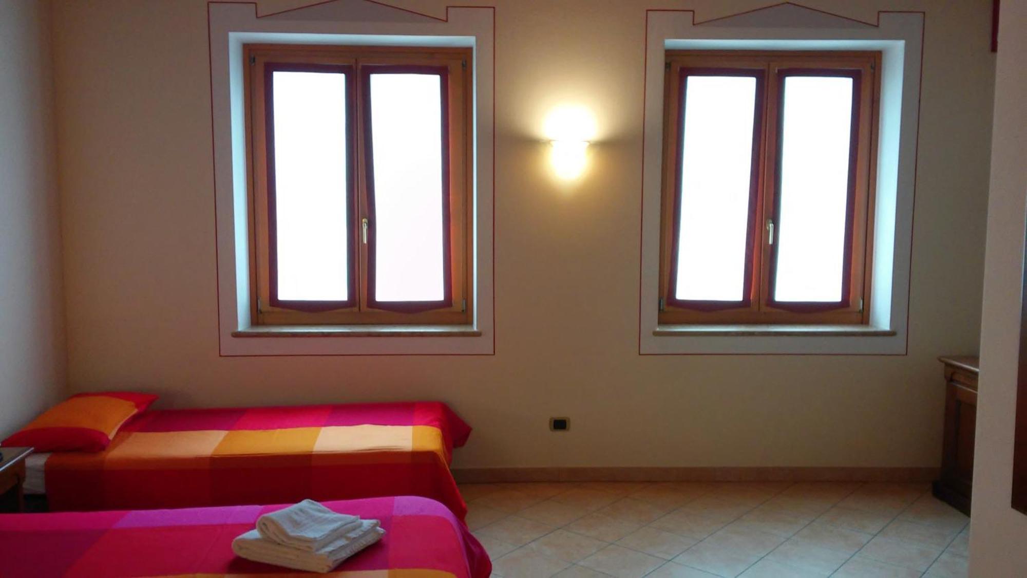 Relais Corte Pontigliardo Cola  Bilik gambar