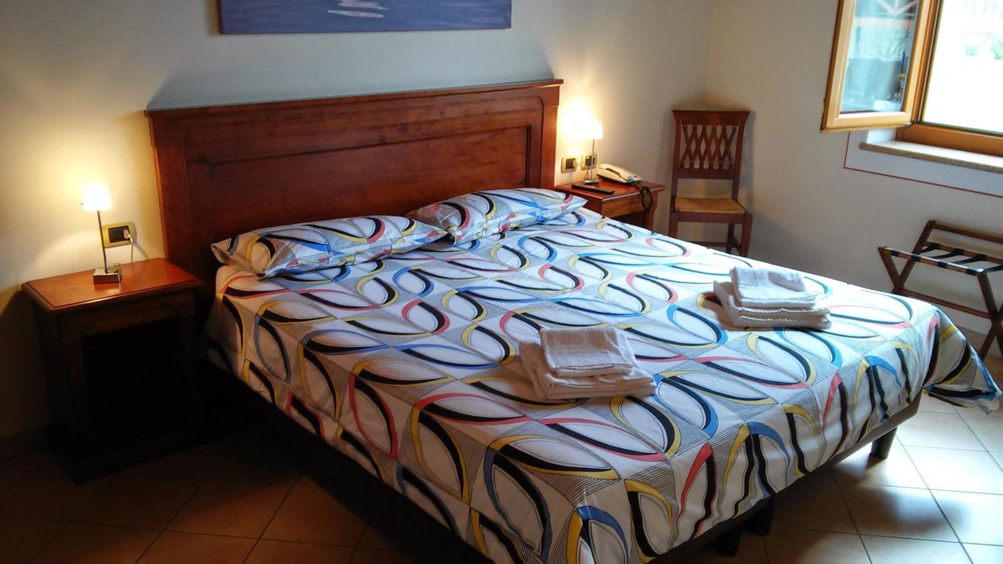 Relais Corte Pontigliardo Cola  Bilik gambar